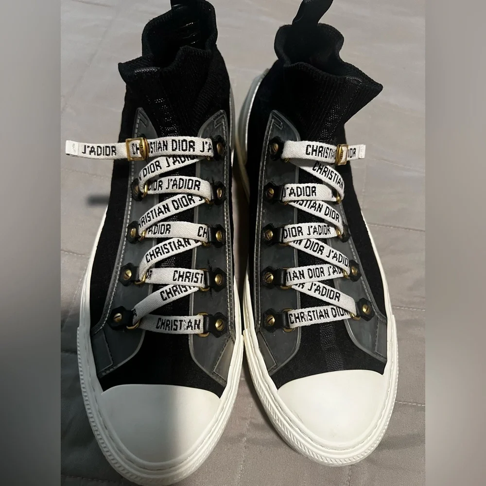 Christian Dior walk n Dior Black and white high‎ top sneaker size 39